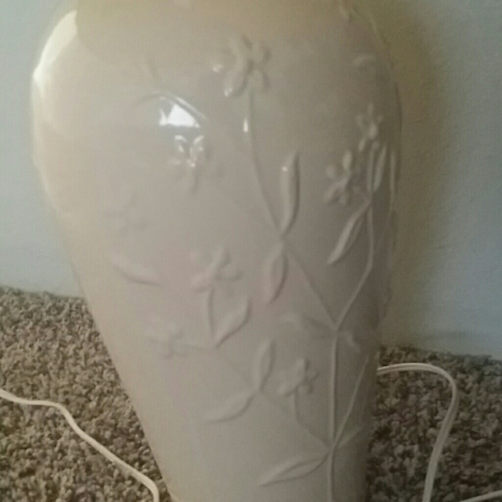 Lamp - Picture 2 of 3